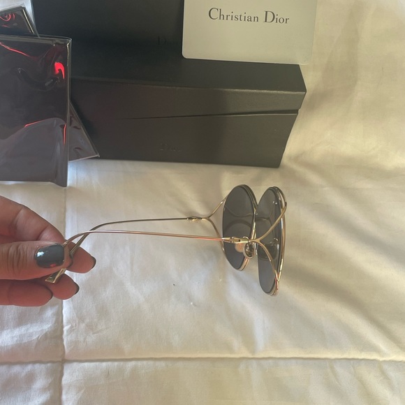 Dior sunglasses, gold with blue gray tint - Picture 7 of 9